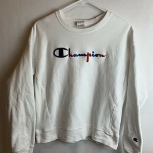 Women’s Embroidered White Champion Sweatshirt Medium Reverse Weave Crew Neck